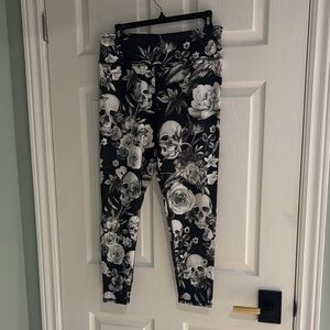 Black & White Floral Skull Leggings